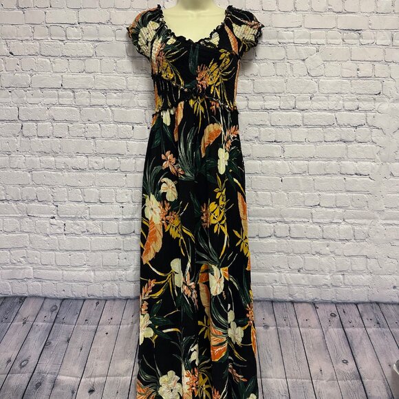 Patrons of Peace Dresses & Skirts - Patrons Of Peace Floral Smocked Maxi Dress Size Medium